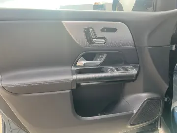 GLA 200 4Matic MBUX LED RCAM AHK