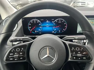 GLA 200 4Matic MBUX LED RCAM AHK