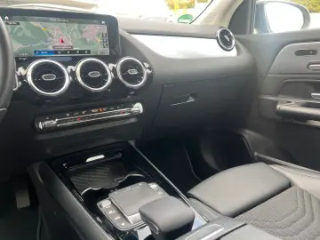 GLA 200 4Matic MBUX LED RCAM AHK