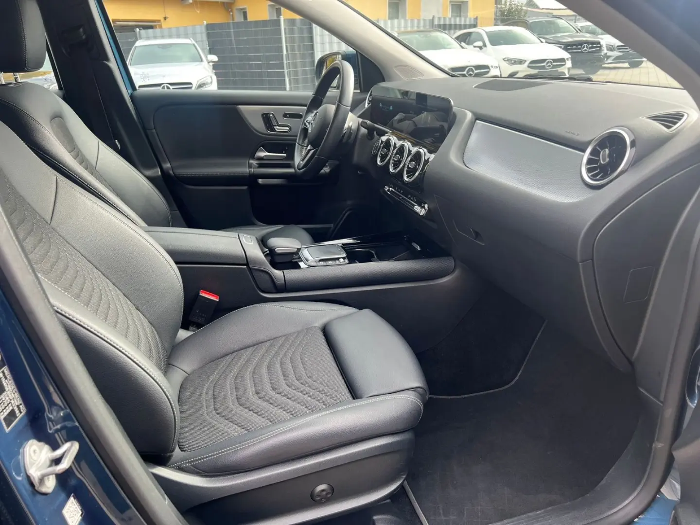 GLA 200 4Matic MBUX LED RCAM AHK