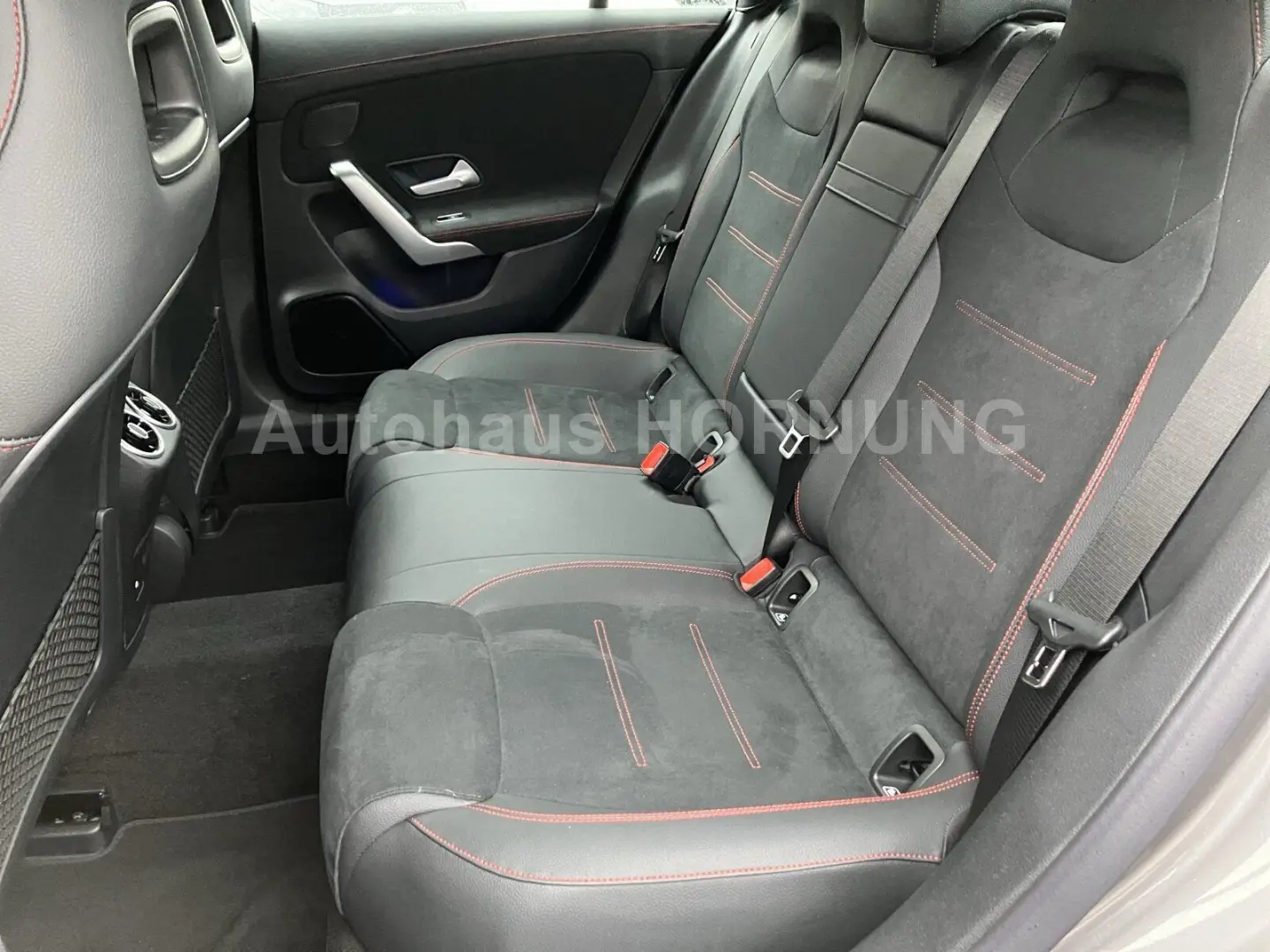 CLA 200 AMG PREMIUM AHK KAMERA KEYLESS LED APPLE