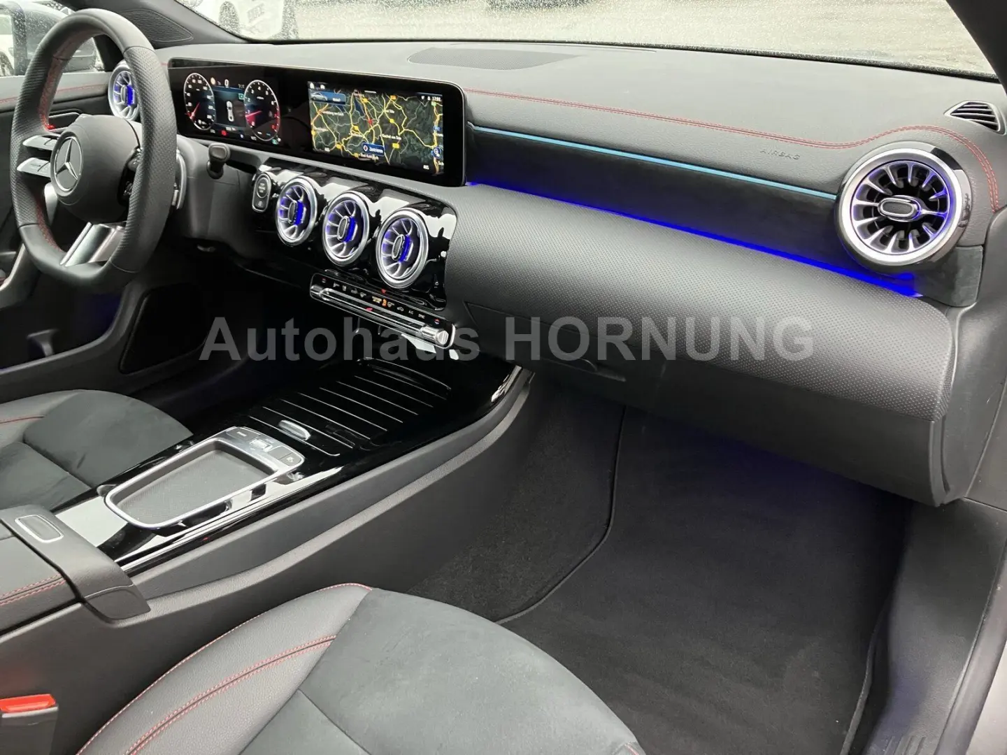 CLA 200 AMG PREMIUM AHK KAMERA KEYLESS LED APPLE