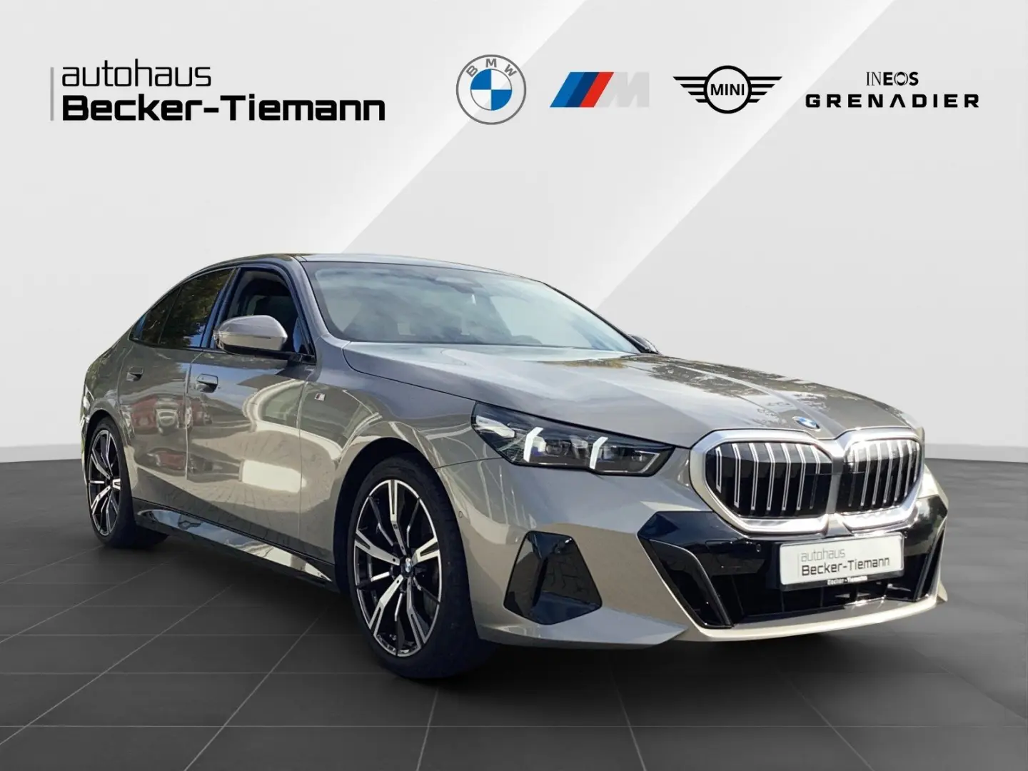 520d xDrive Limousine 20    M Paket   Pano   Bow