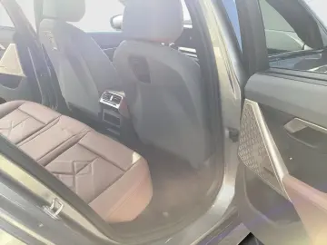 520d xDrive Limousine 20    M Paket   Pano   Bow