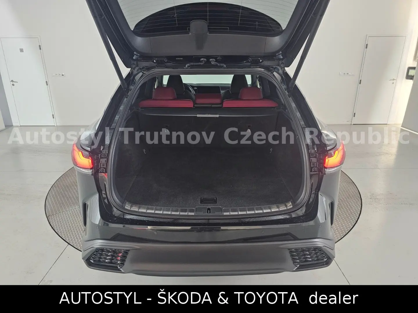 RX 500 h 2.4 HEV 371k F Sport PLUS