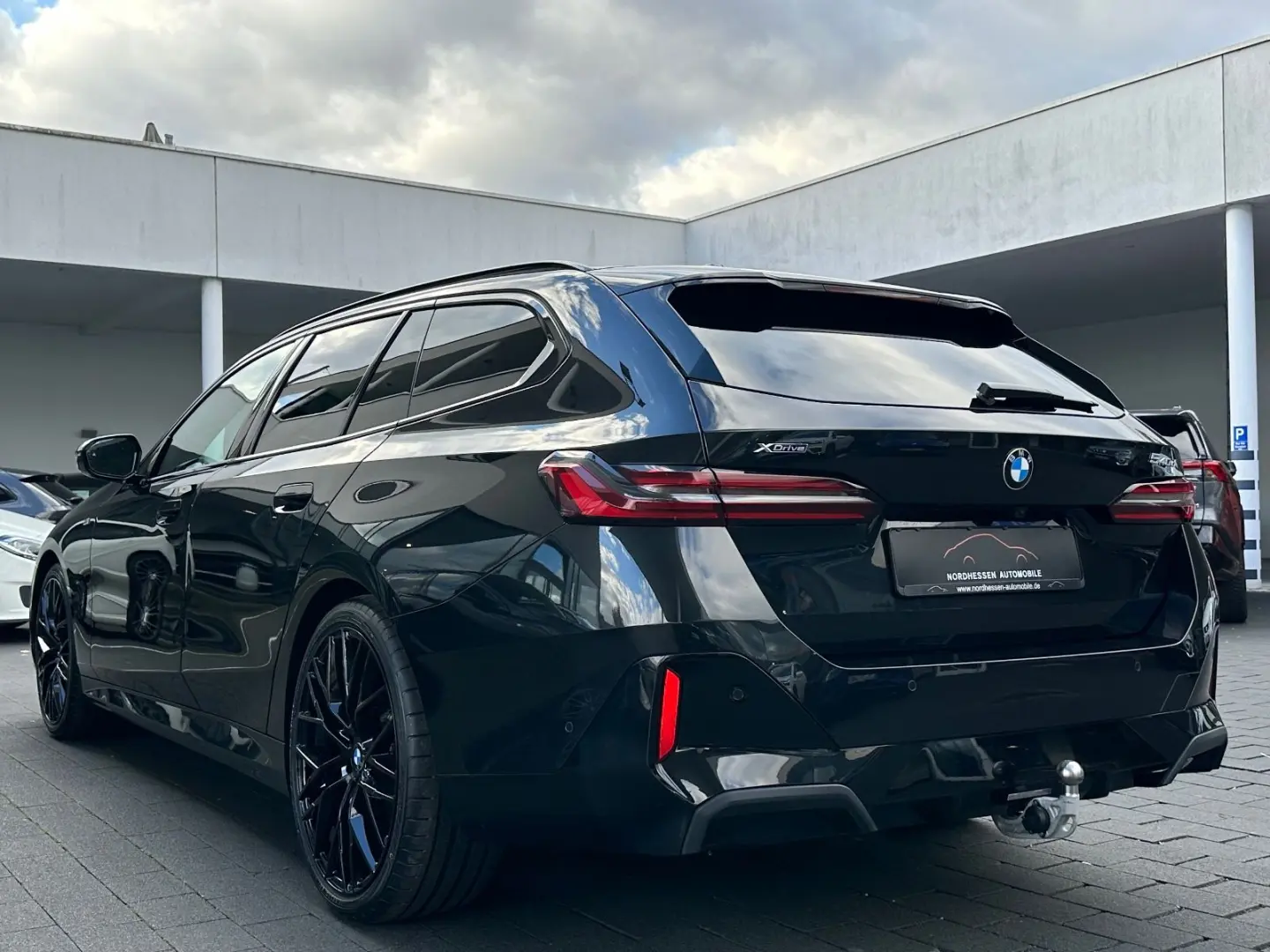 540d xDrive M Sport Pro Standeizung   B&W   AHK