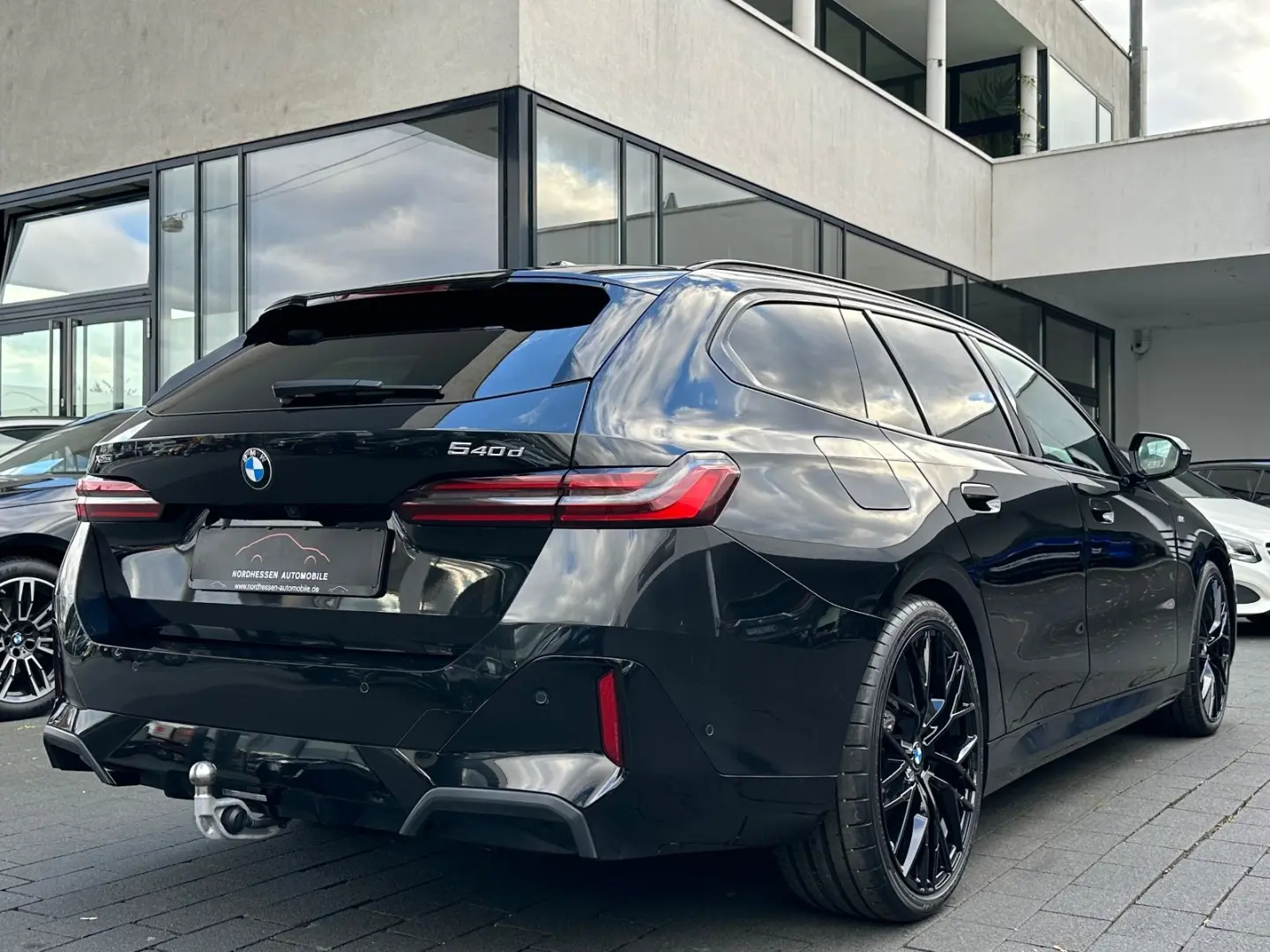 540d xDrive M Sport Pro Standeizung   B&W   AHK