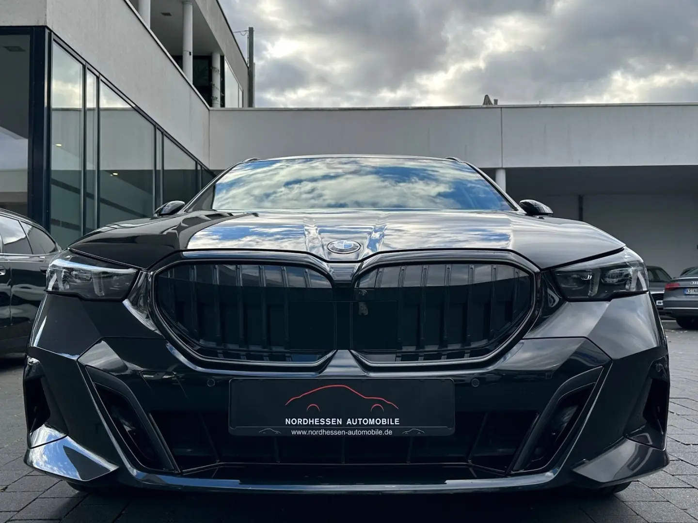 540d xDrive M Sport Pro Standeizung   B&W   AHK