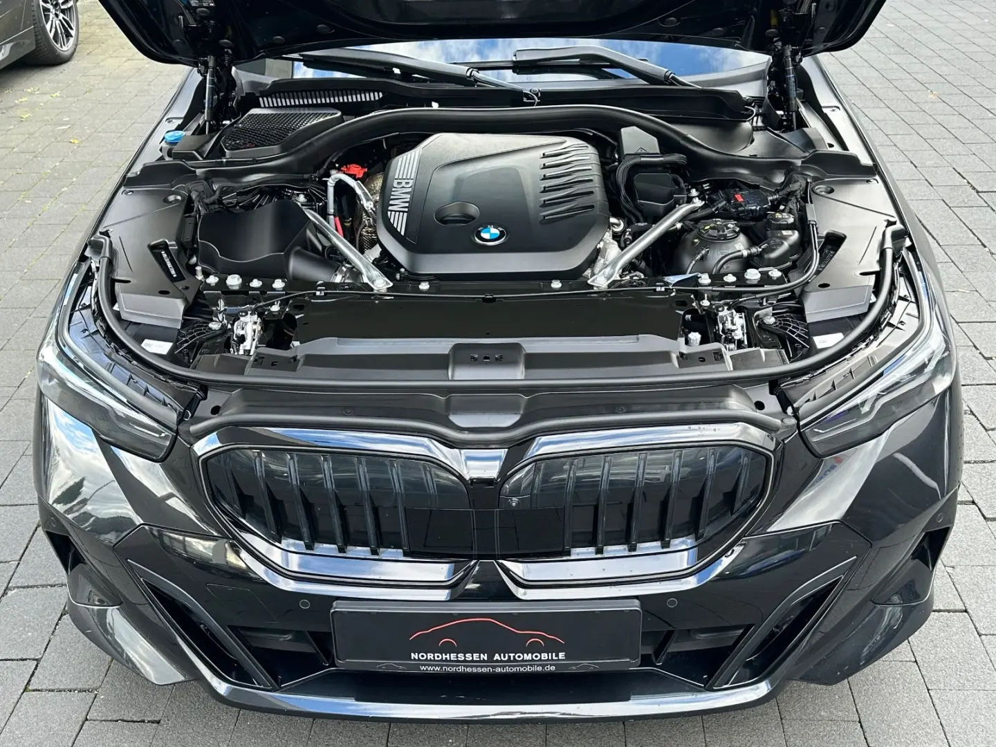 540d xDrive M Sport Pro Standeizung   B&W   AHK