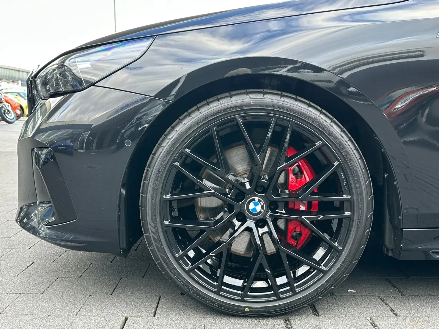 540d xDrive M Sport Pro Standeizung   B&W   AHK