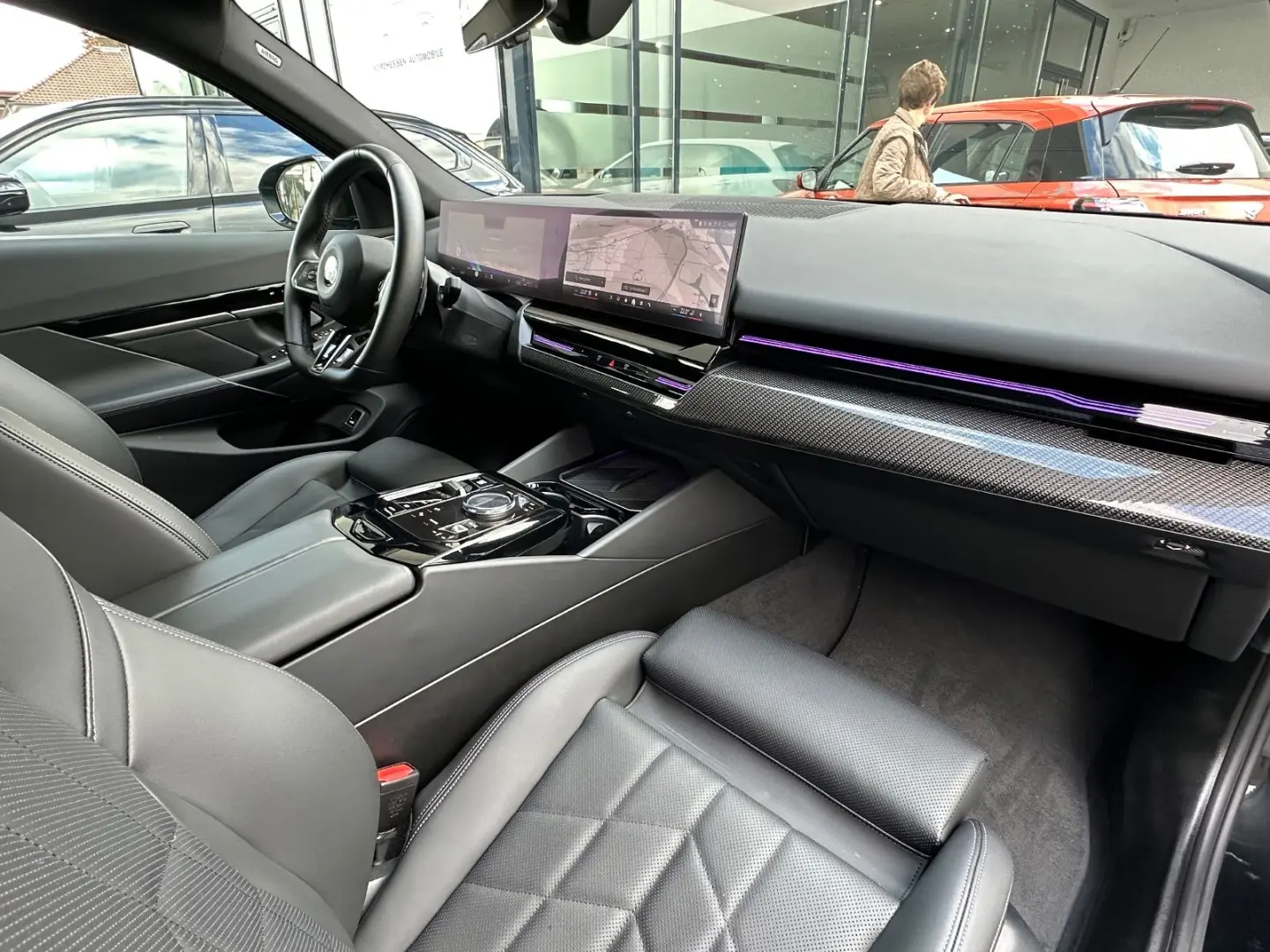 540d xDrive M Sport Pro Standeizung   B&W   AHK