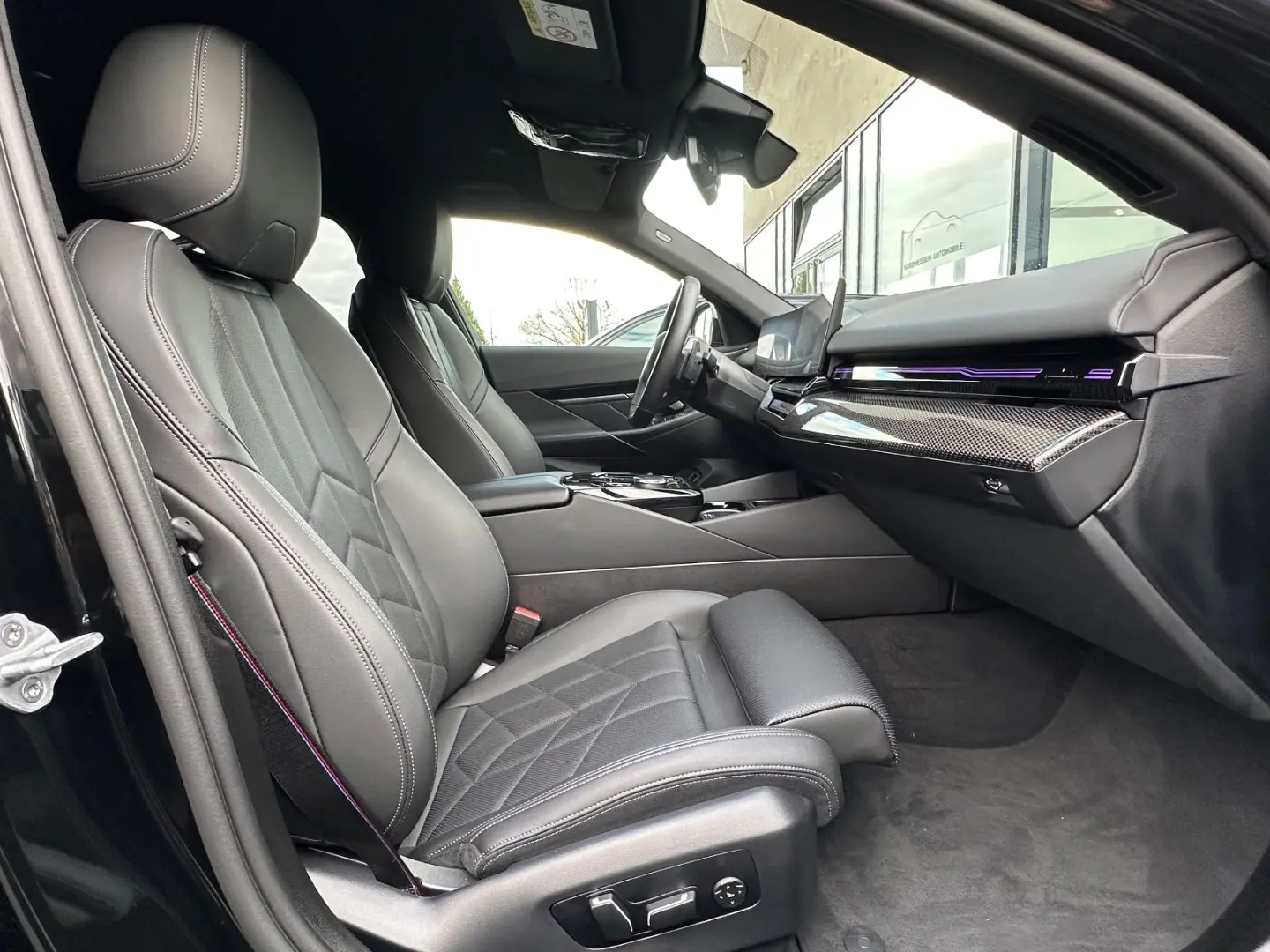 540d xDrive M Sport Pro Standeizung   B&W   AHK