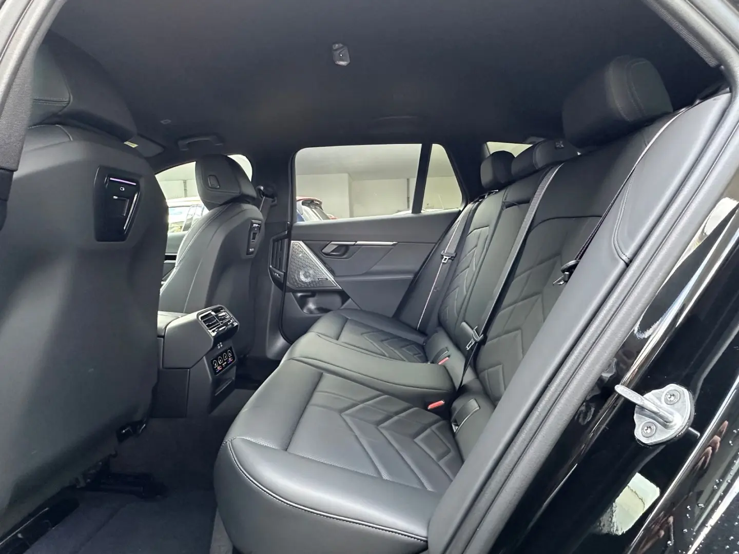 540d xDrive M Sport Pro Standeizung   B&W   AHK