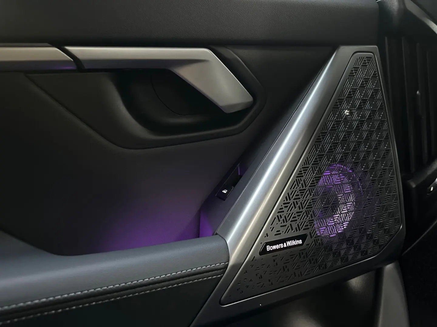 540d xDrive M Sport Pro Standeizung   B&W   AHK