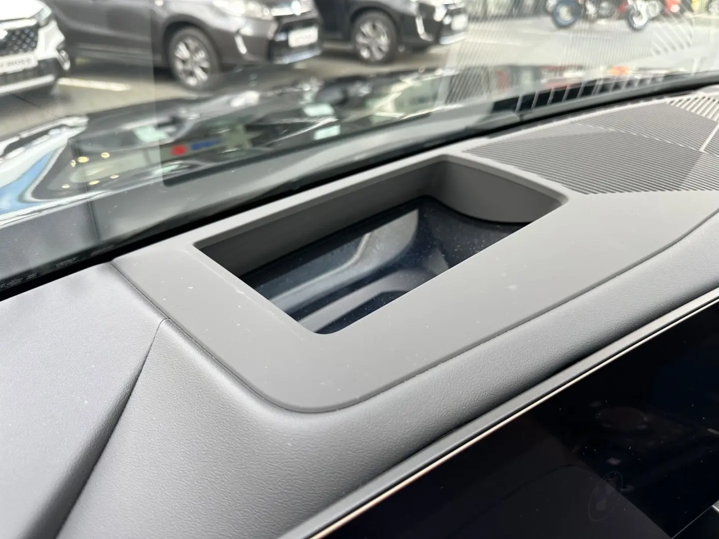 540d xDrive M Sport Pro Standeizung   B&W   AHK