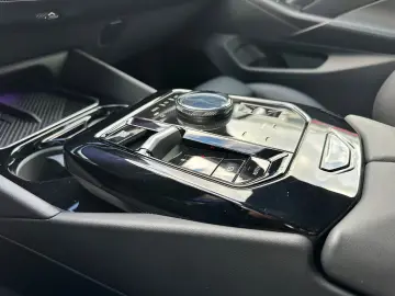 540d xDrive M Sport Pro Standeizung   B&W   AHK