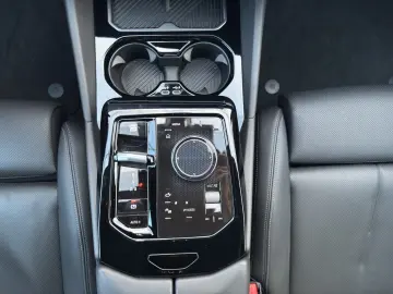 520d Limousine   LED   360    Memory   HarmanK