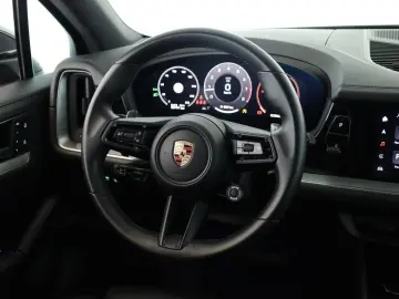 Cayenne Chrono Pano BOSE Inno Sportabgas 22  911