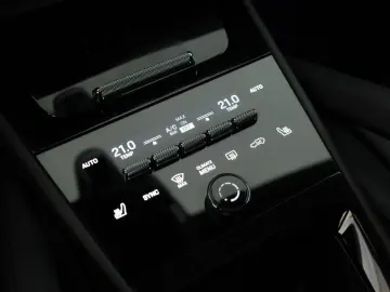 Cayenne Chrono Pano BOSE Inno Sportabgas 22  911