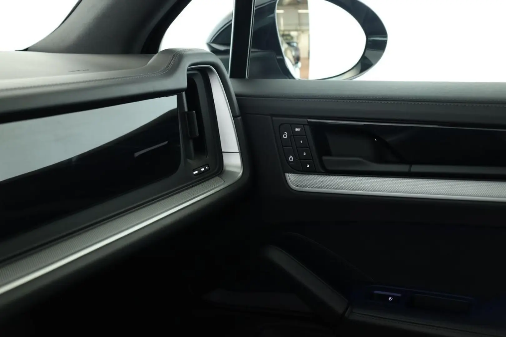 Cayenne Chrono Pano BOSE Inno Sportabgas 22  911