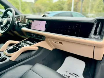 Cayenne HUD NAVI CAMERA-360 PANO BOSE