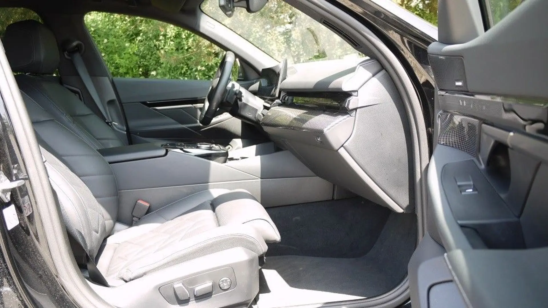 5 Lim. 520 i    M-Sportpaket Sport-Carbon