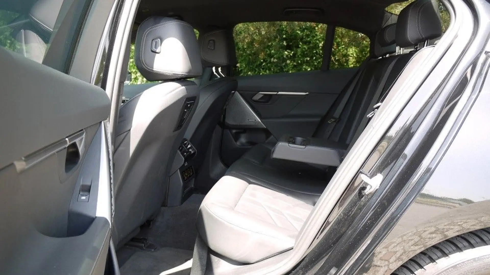 5 Lim. 520 i    M-Sportpaket Sport-Carbon