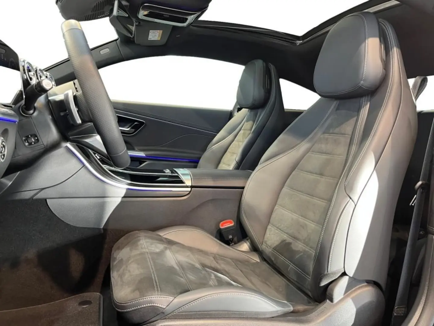 CLE 220 d Coupe AMG  MBUX Pano DigitalLight ACC