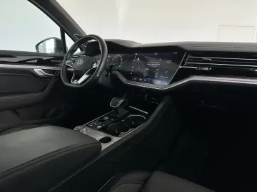 Touareg R-Line 4M  HUD  AHK  MASS  DYN  STHZ  21