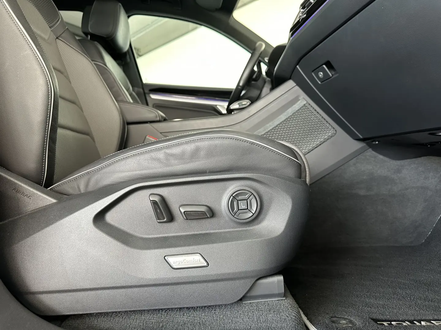 Touareg R-Line 4M  HUD  AHK  MASS  DYN  STHZ  21