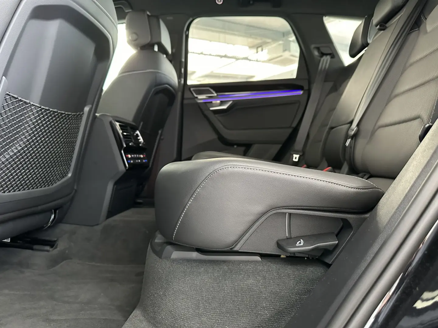 Touareg R-Line 4M  HUD  AHK  MASS  DYN  STHZ  21