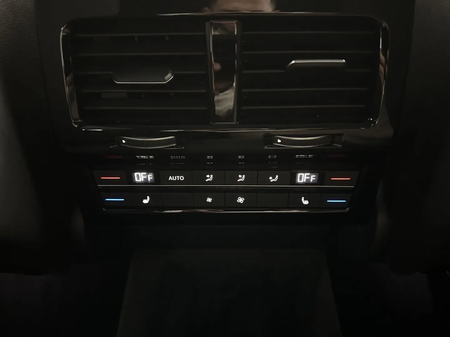 Touareg R-Line 4M  HUD  AHK  MASS  DYN  STHZ  21