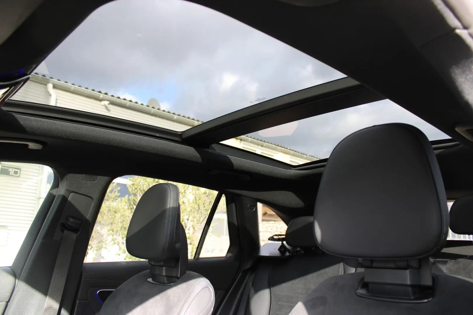 GLC 200 AMG 4Matic Pano AHK Garantie