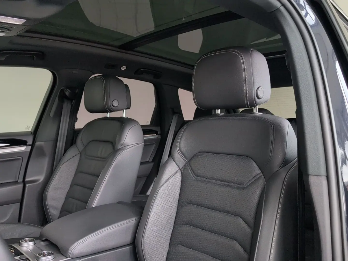 Touareg IQ-Matrix AHK Luftfw PANO StHz INNOVISIO