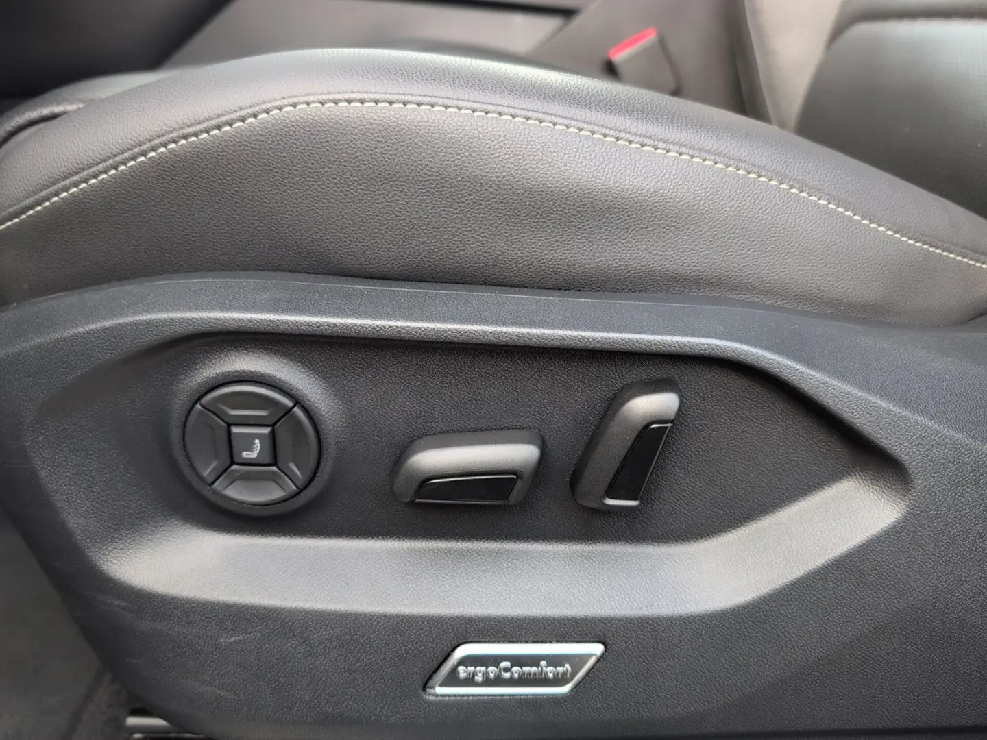 Touareg IQ-Matrix AHK Luftfw PANO StHz INNOVISIO