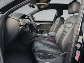 Touareg IQ-Matrix AHK Luftfw PANO StHz INNOVISIO