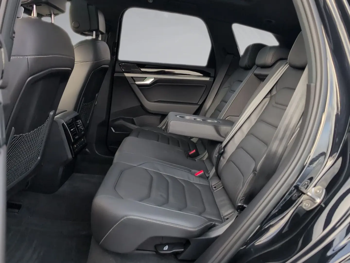 Touareg IQ-Matrix AHK Luftfw PANO StHz INNOVISIO