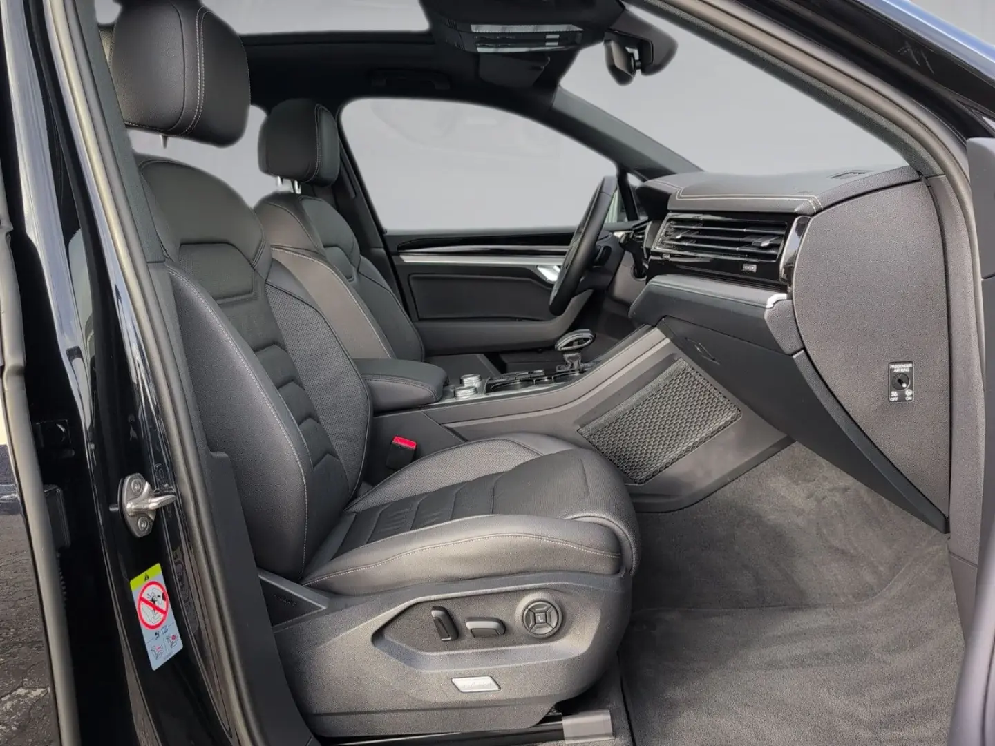 Touareg IQ-Matrix AHK Luftfw PANO StHz INNOVISIO