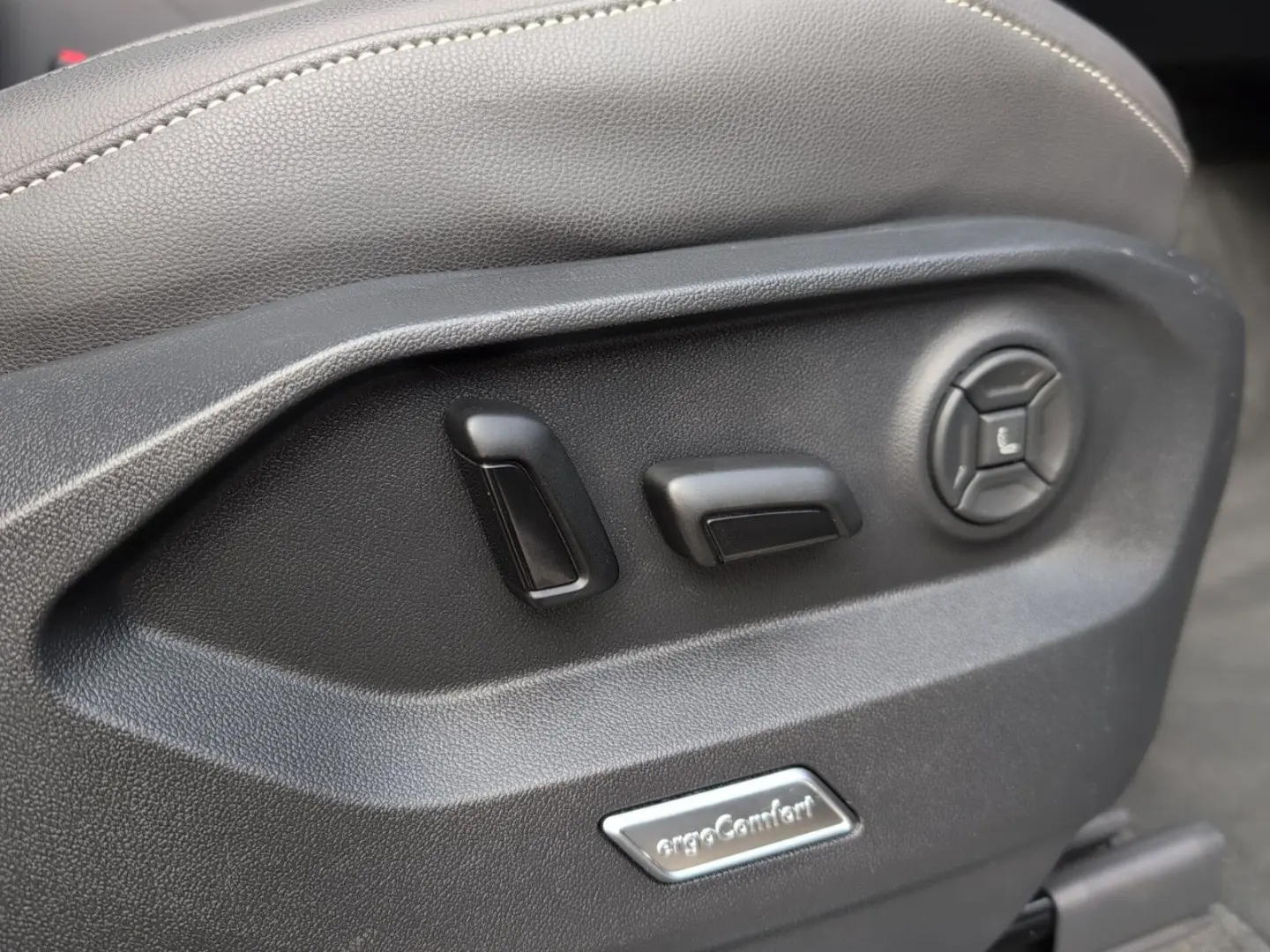 Touareg IQ-Matrix AHK Luftfw PANO StHz INNOVISIO