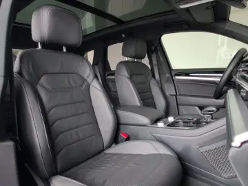 Touareg IQ-Matrix AHK Luftfw PANO StHz INNOVISIO