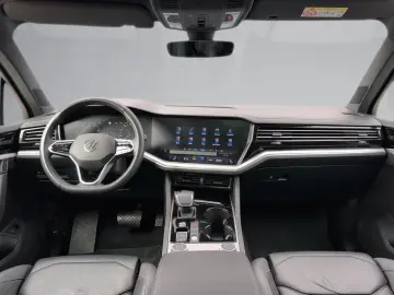 Touareg IQ-Matrix AHK Luftfw PANO StHz INNOVISIO