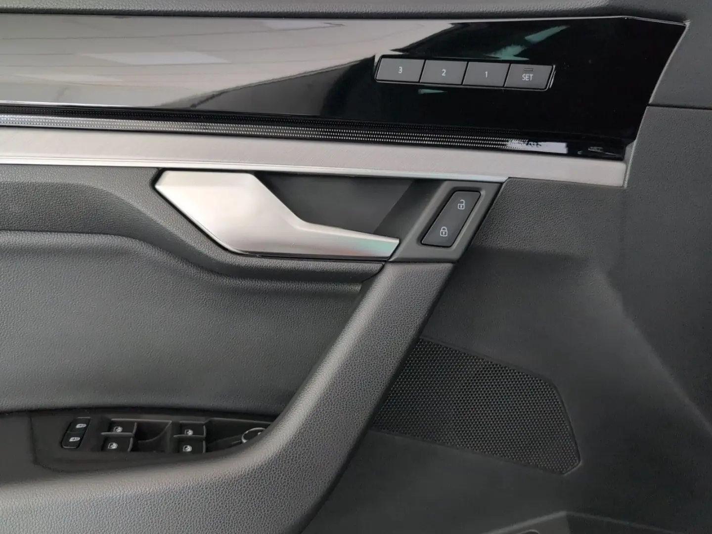 Touareg IQ-Matrix AHK Luftfw PANO StHz INNOVISIO