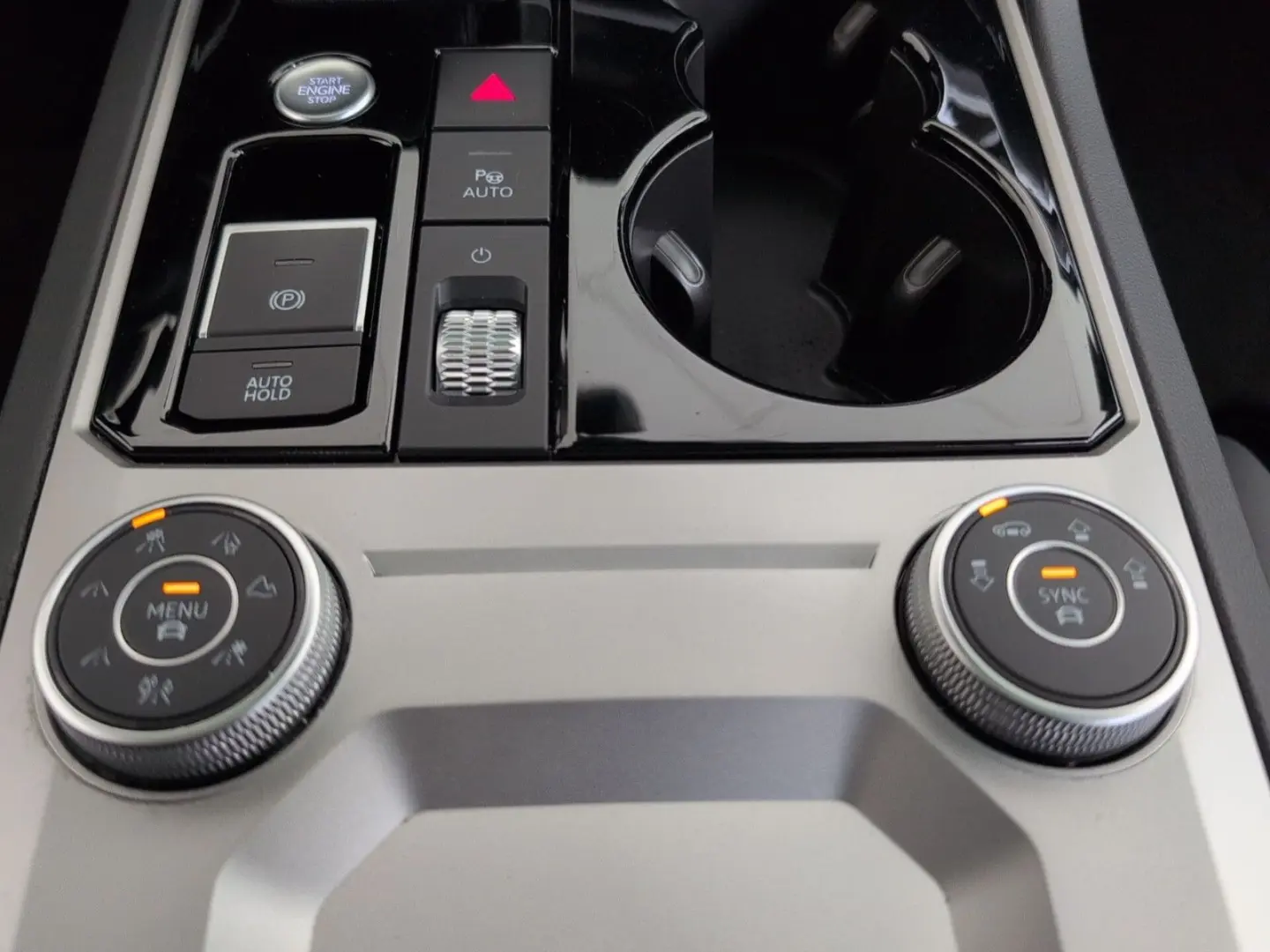 Touareg IQ-Matrix AHK Luftfw PANO StHz INNOVISIO