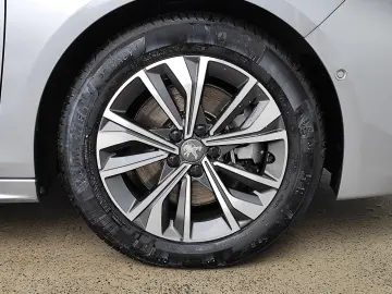 508 SW Hybrid Allure Keyless LED Navi