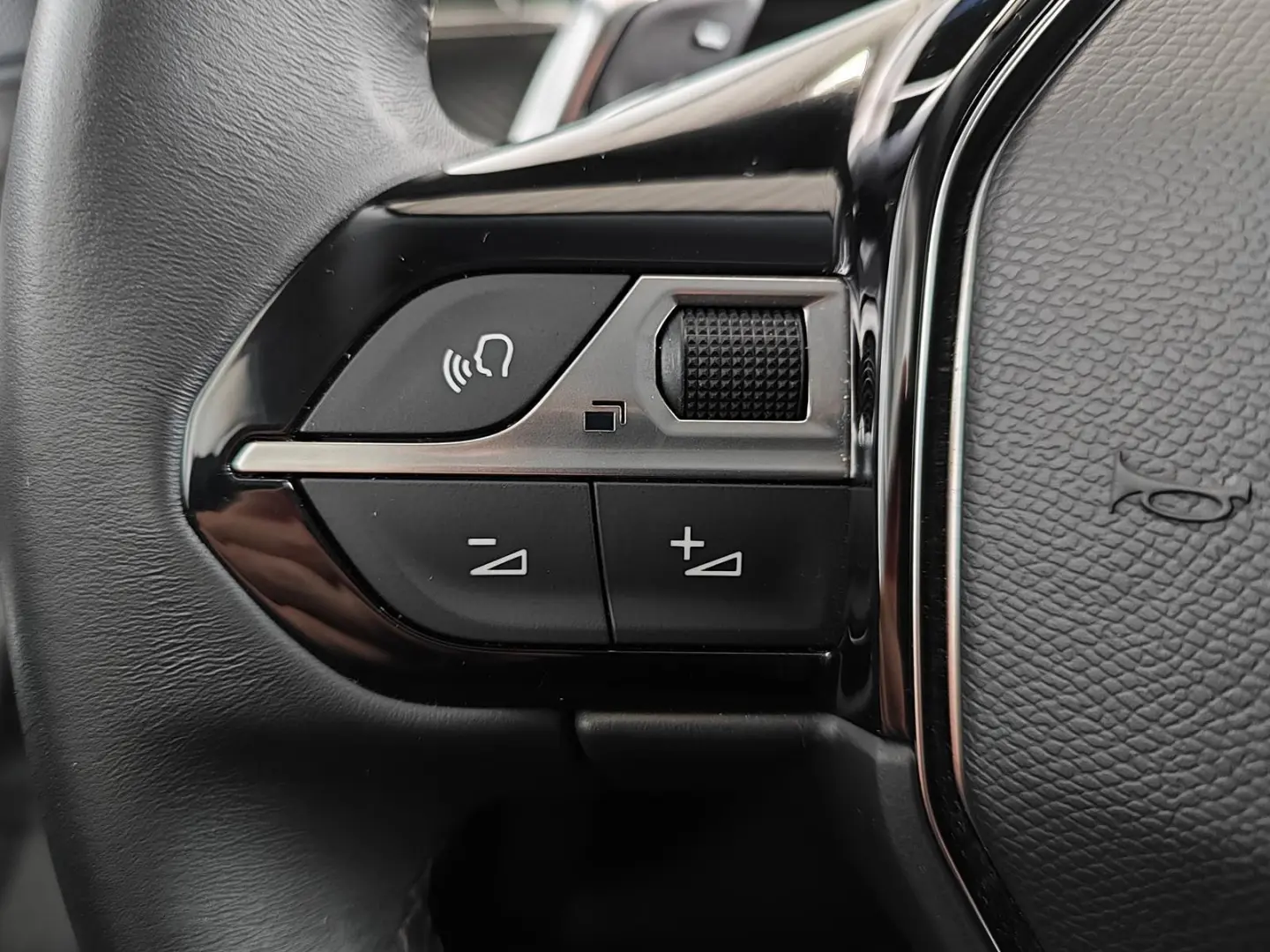 508 SW Hybrid Allure Keyless LED Navi