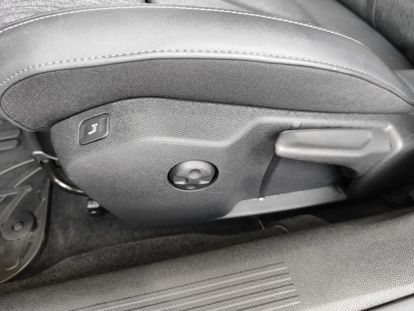 508 SW Hybrid Allure Keyless LED Navi