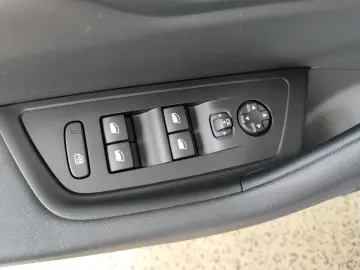 508 SW Hybrid Allure Keyless LED Navi