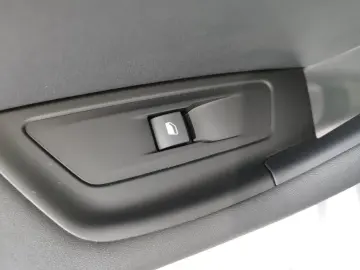 508 SW Hybrid Allure Keyless LED Navi