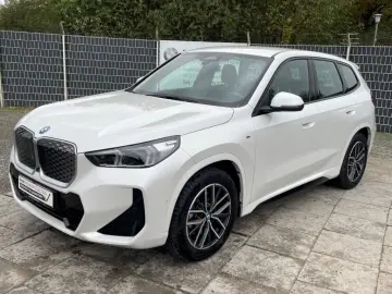 iX1 xDrive30 M Sport AHK eSitze HeadUp 360Kamera