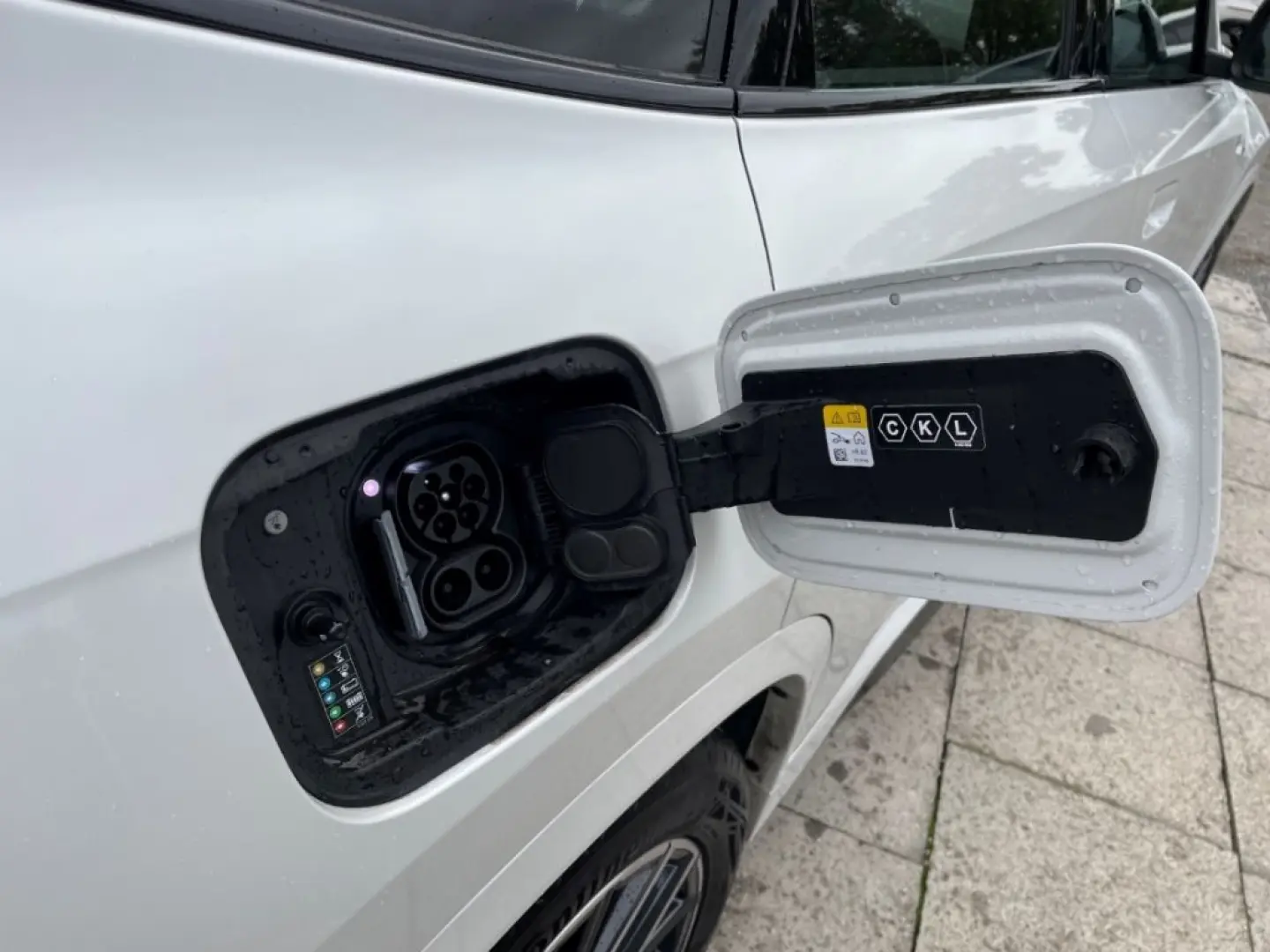 iX1 xDrive30 M Sport AHK eSitze HeadUp 360Kamera